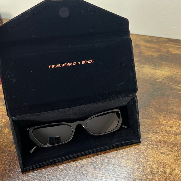 Prive Revaux The Olive Limited Edition Cat Eye Sunglasses w Case Womens Black - Picture 5 of 10